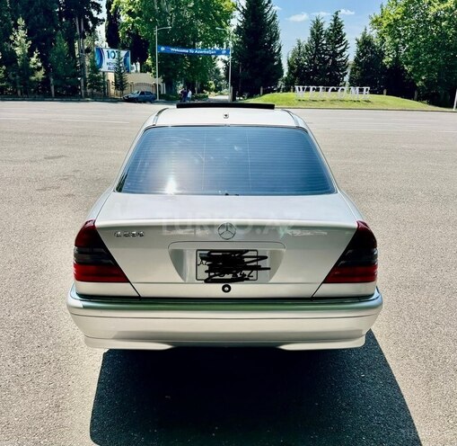 Mercedes C 240-10