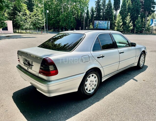 Mercedes C 240-6