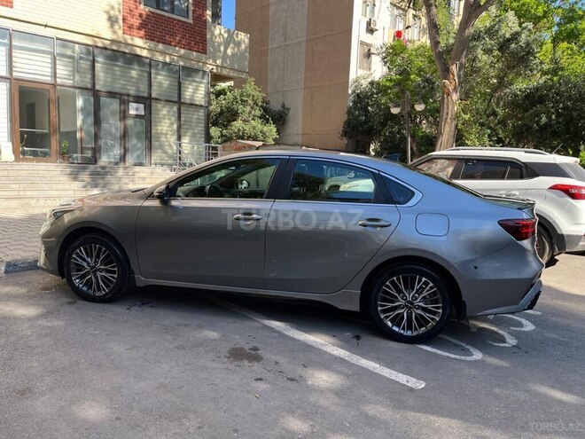 Kia Cerato-5