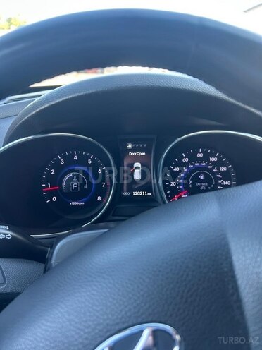 Hyundai Santa Fe-11