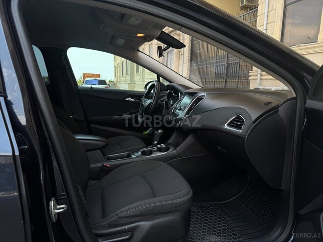 Chevrolet Cruze-12