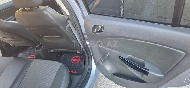 Opel Corsa-10