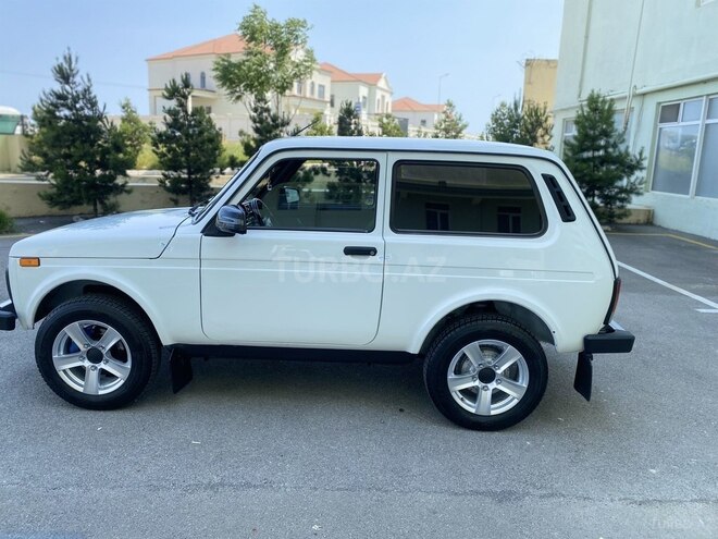 LADA (VAZ) Niva-8
