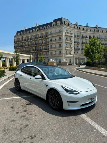 Tesla Model 3-7