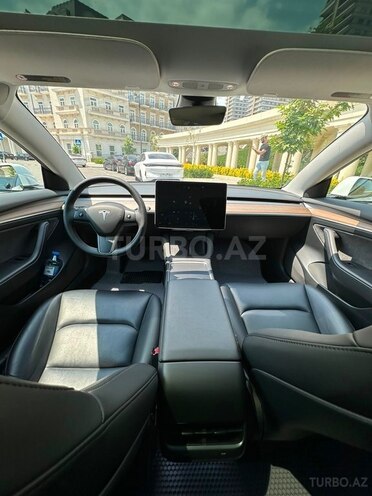 Tesla Model 3-2
