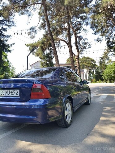 Opel Vectra-4