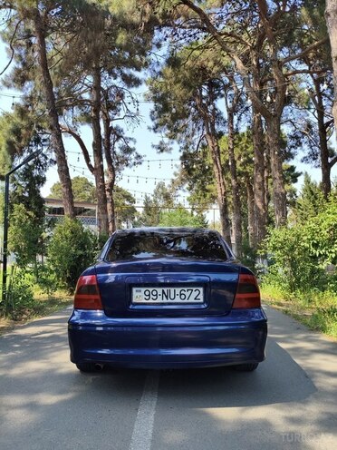 Opel Vectra-3