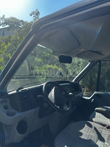 Ford Transit-2