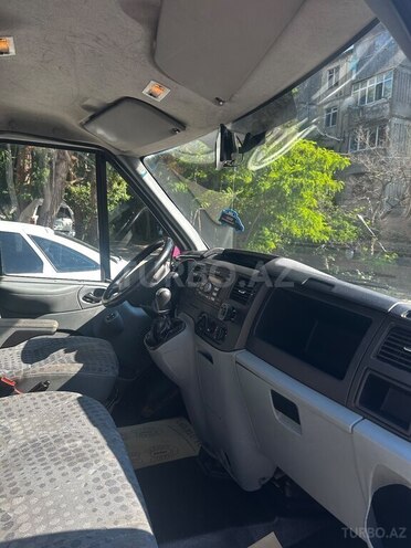 Ford Transit-3