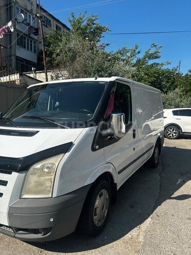 Ford Transit-5