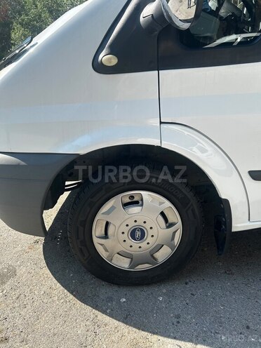 Ford Transit-7