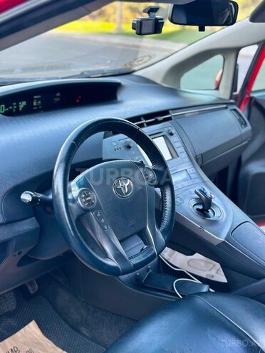 Toyota Prius-4