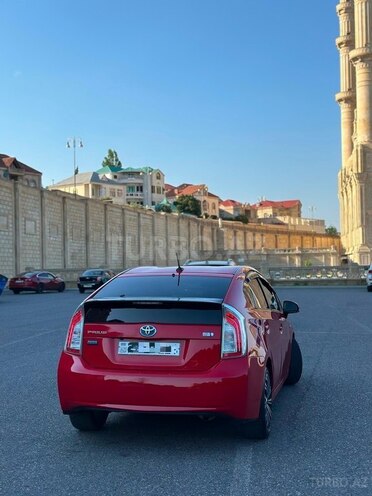 Toyota Prius-3