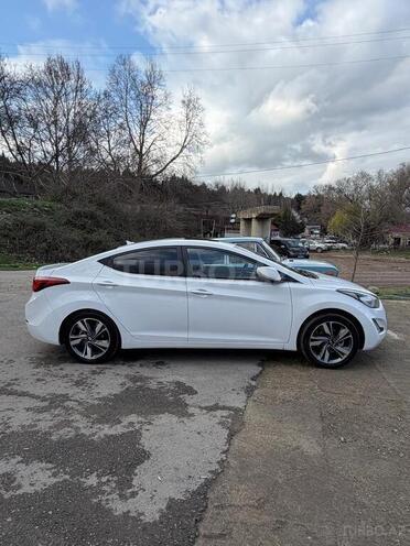Hyundai Elantra-7
