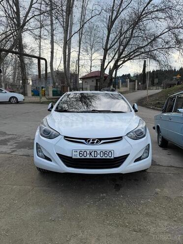 Hyundai Elantra-8