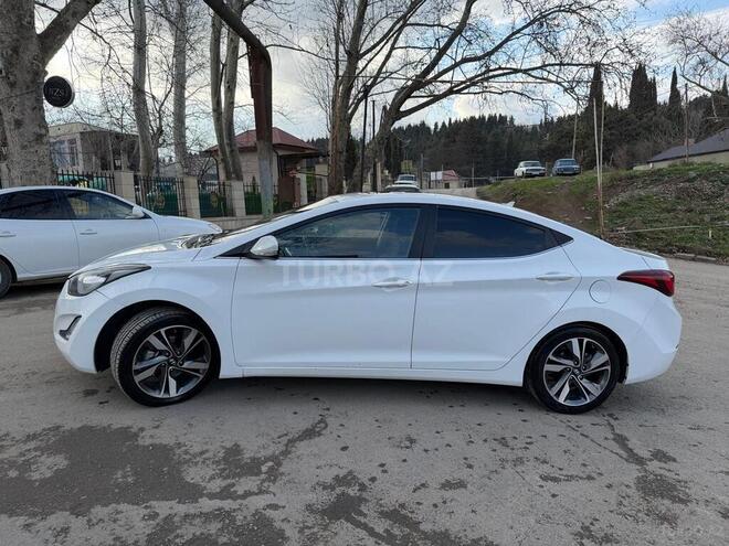 Hyundai Elantra-6