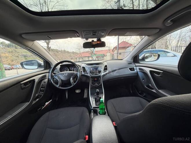Hyundai Elantra-2