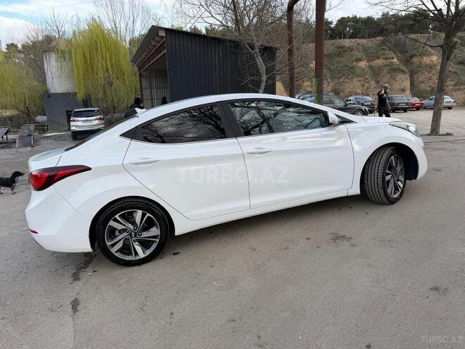 Hyundai Elantra-4
