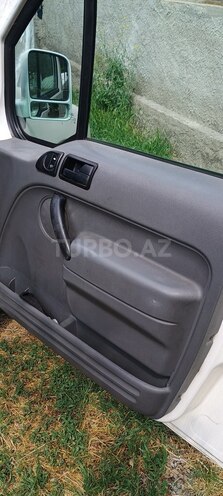 Ford Tourneo Connect-9