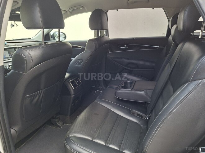 Kia Sorento-11
