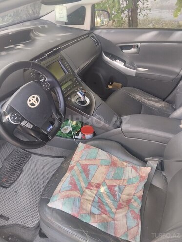 Toyota Prius-8
