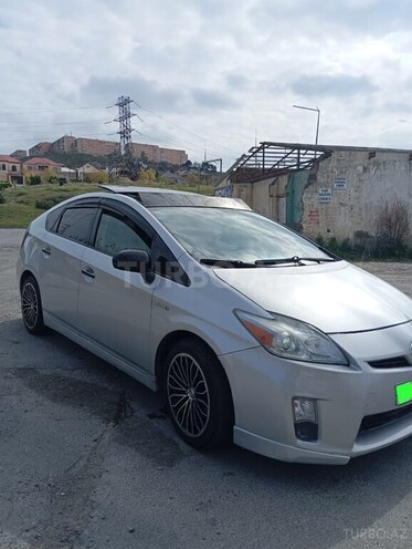 Toyota Prius-5