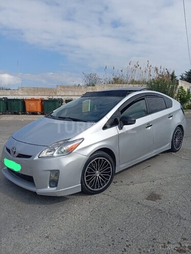 Toyota Prius-12