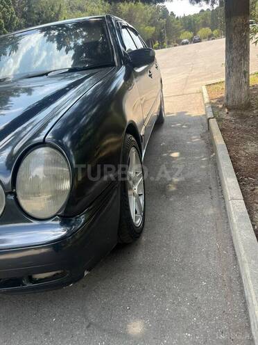 Mercedes E 220-3