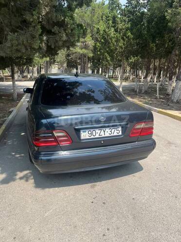 Mercedes E 220-4