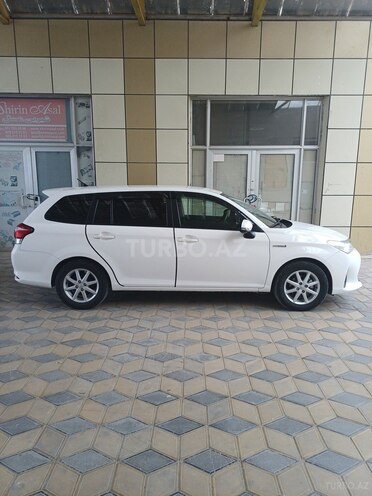 Toyota Corolla Fielder-5