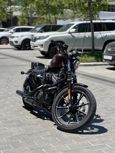 Harley-Davidson XL883N Sportster Iron 883-1