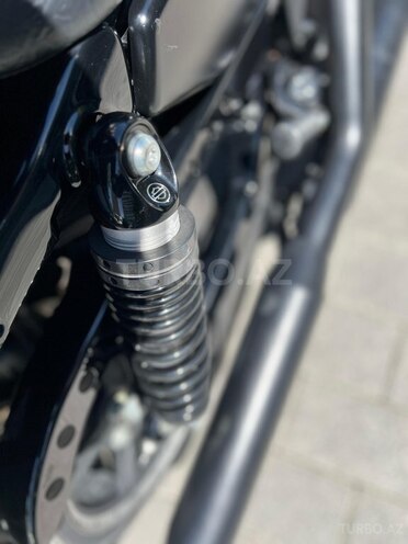 Harley-Davidson XL883N Sportster Iron 883-10