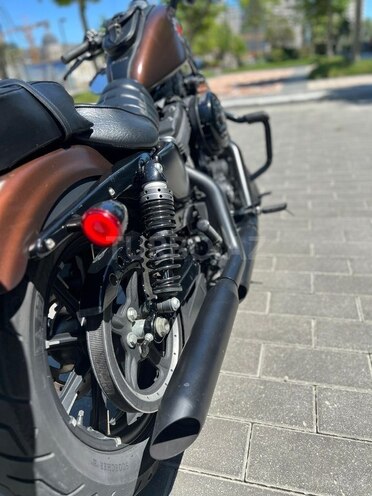 Harley-Davidson XL883N Sportster Iron 883-13