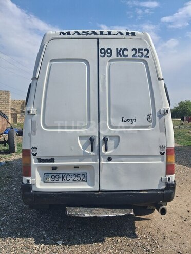 Ford Transit-2
