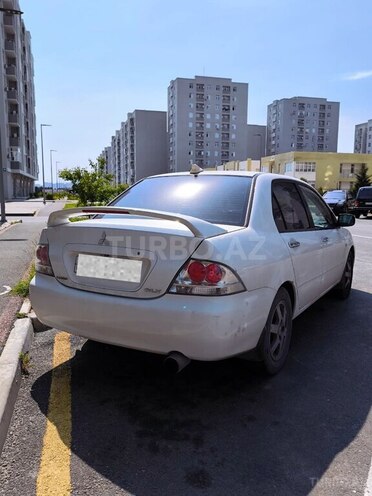 Mitsubishi Lancer-4
