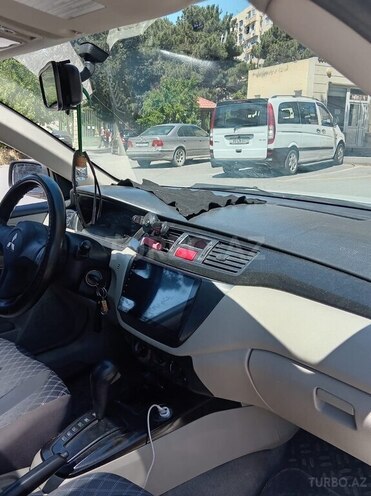Mitsubishi Lancer-3