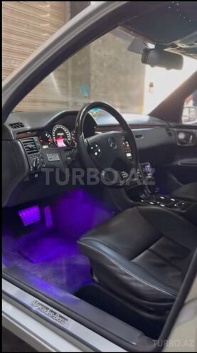 Mercedes E 240-6