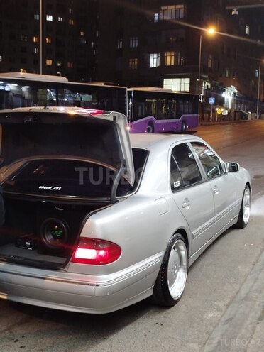 Mercedes E 240-9