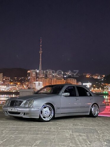Mercedes E 240-2