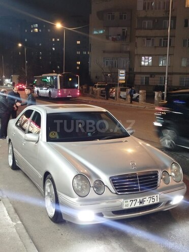 Mercedes E 240-10
