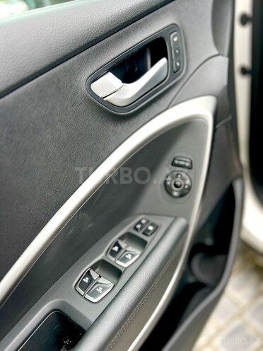 Hyundai Santa Fe-16