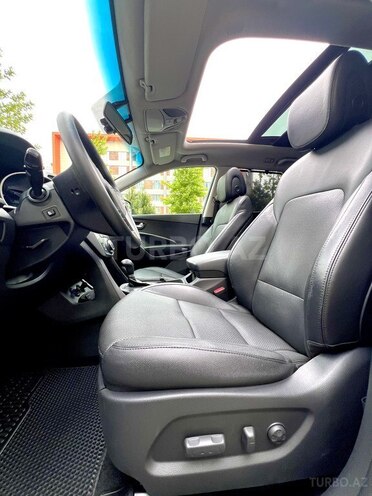 Hyundai Santa Fe-15