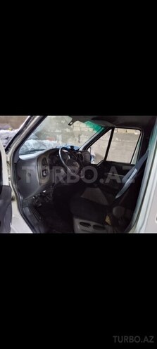 Ford Transit-4