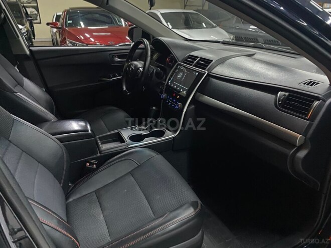 Toyota Camry-12