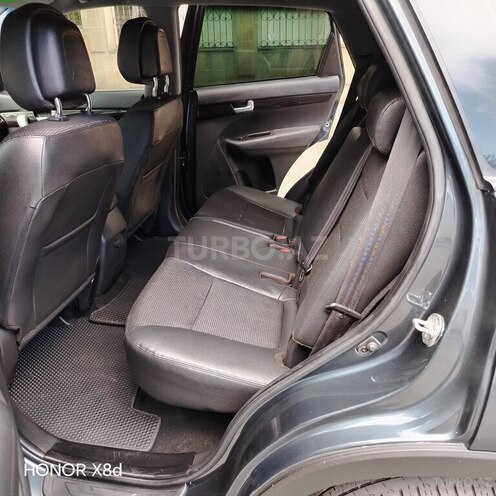 Kia Sorento-9