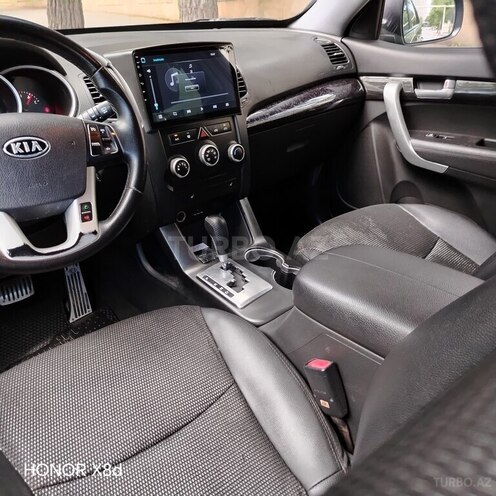Kia Sorento-8