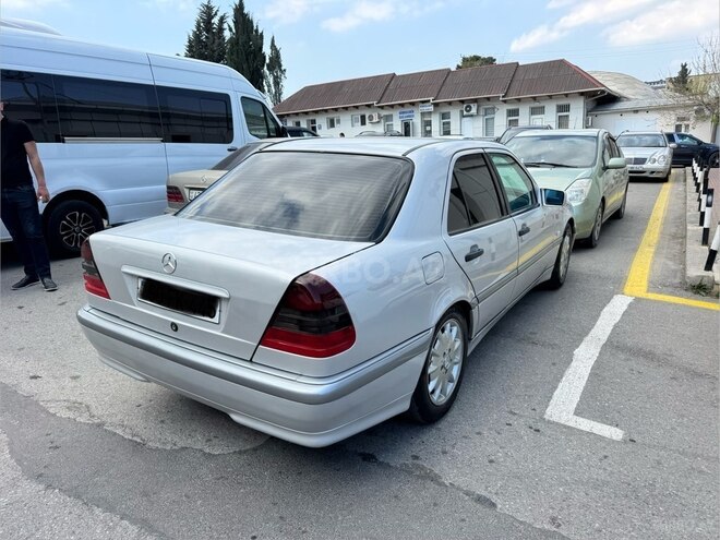Mercedes C 200-2