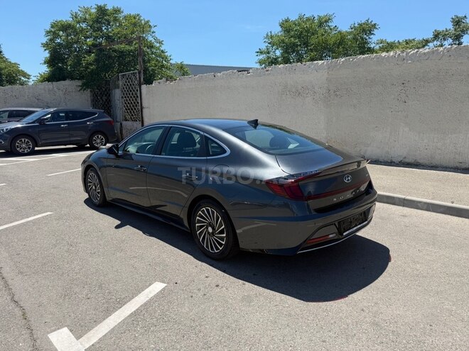 Hyundai Sonata-5
