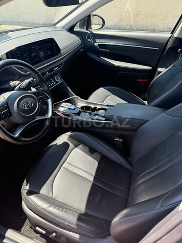 Hyundai Sonata-11
