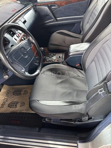 Mercedes E 240-7